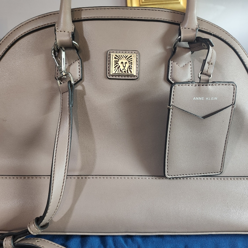 Anne Klein bag Color ECRU
